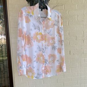 Banana Republic Silk Blouse. S